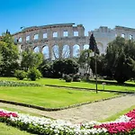 Glorija * Pula